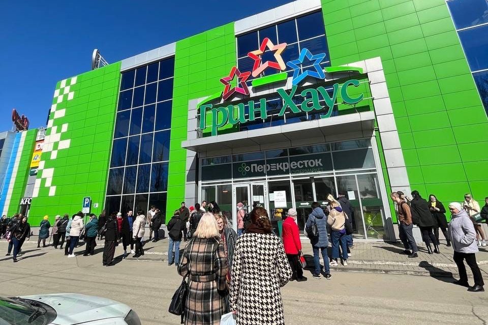 В Балаково эвакуировали посетителей трех торговых центров