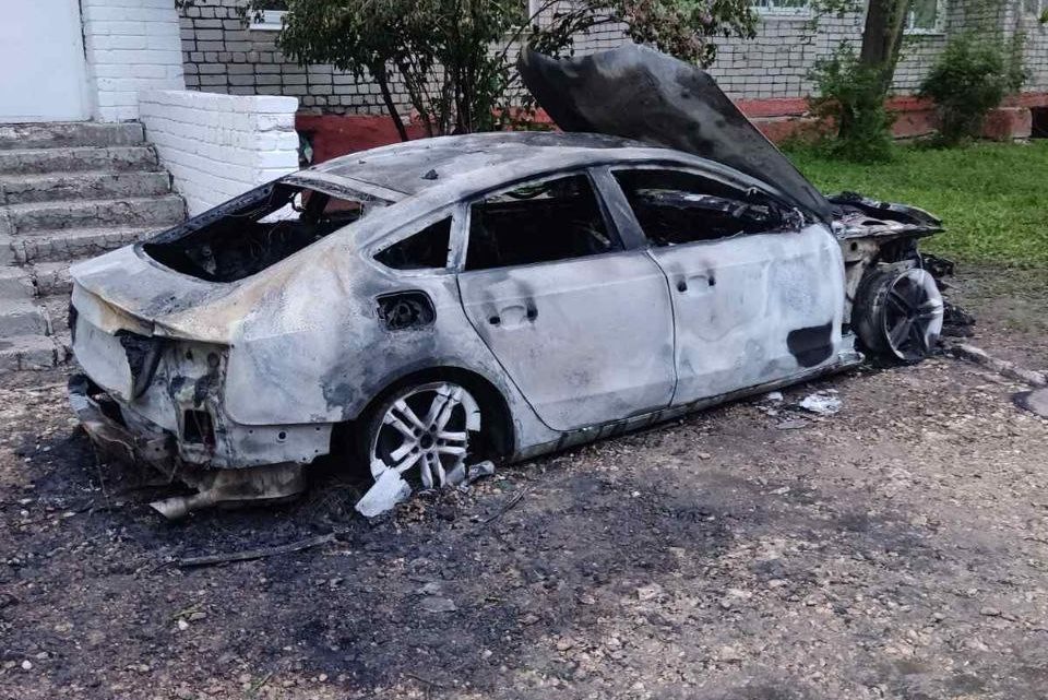 В Балаково ночью сгорел автомобиль «Ауди»