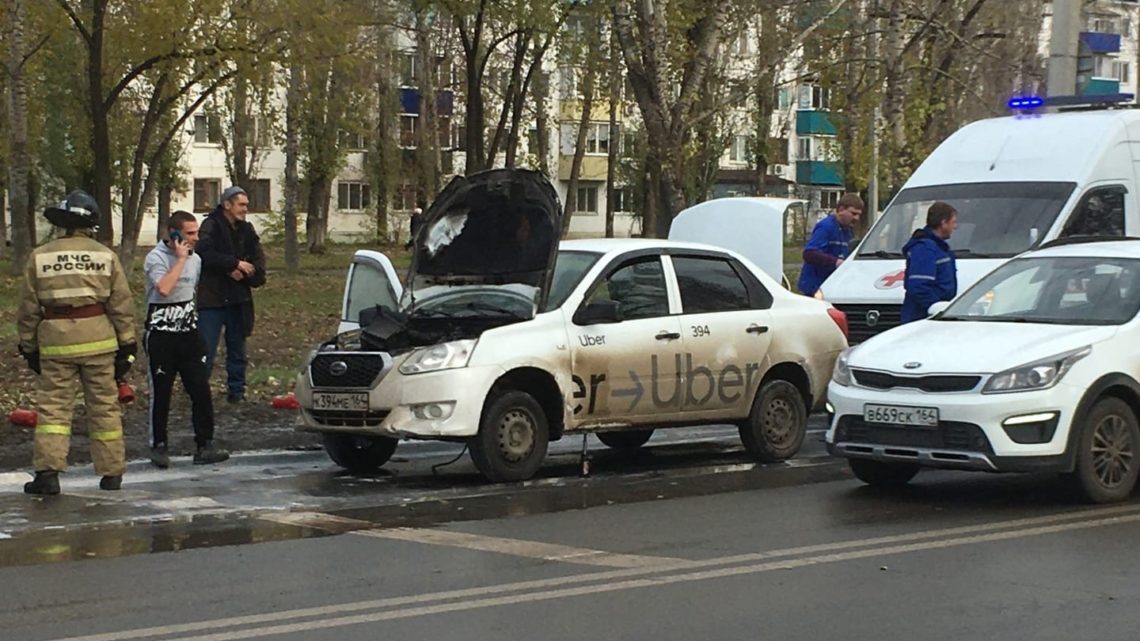 В Балаково на Вокзальной горел автомобиль