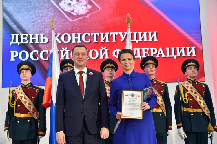 Соцработник из Балаково на областной Доске почета