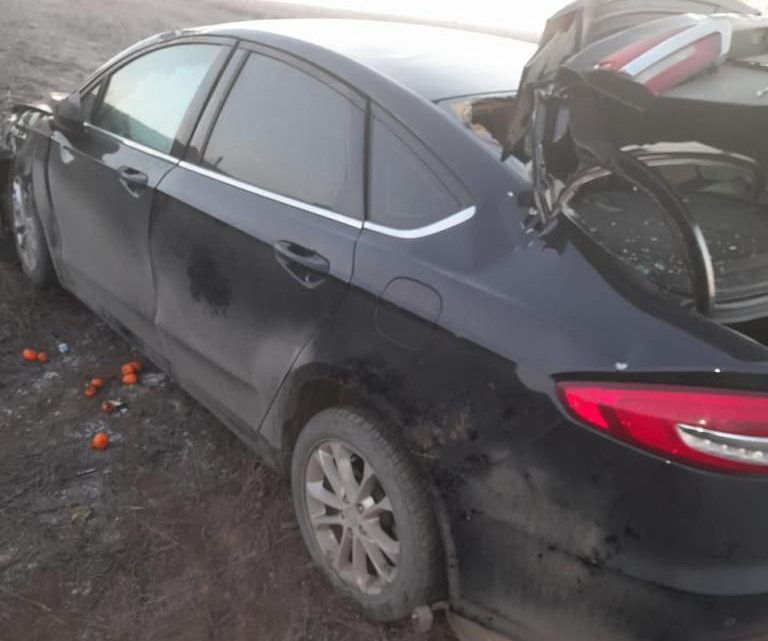 В Вольском районе на трассе опрокинулся Ford. Пострадала женщина