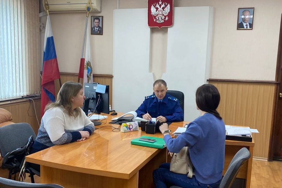 Прокурор города Балаково провел прием граждан по вопросам здравоохранения