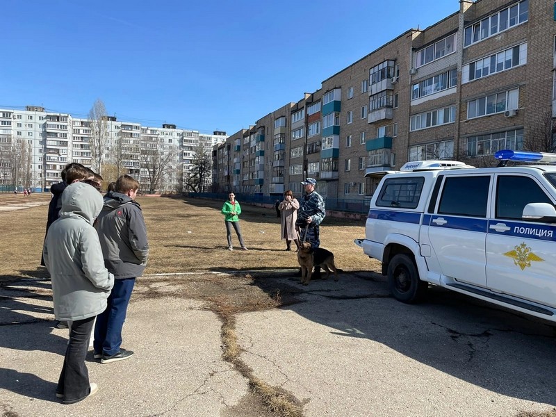 В Балаково школьникам рассказали о работе полиции