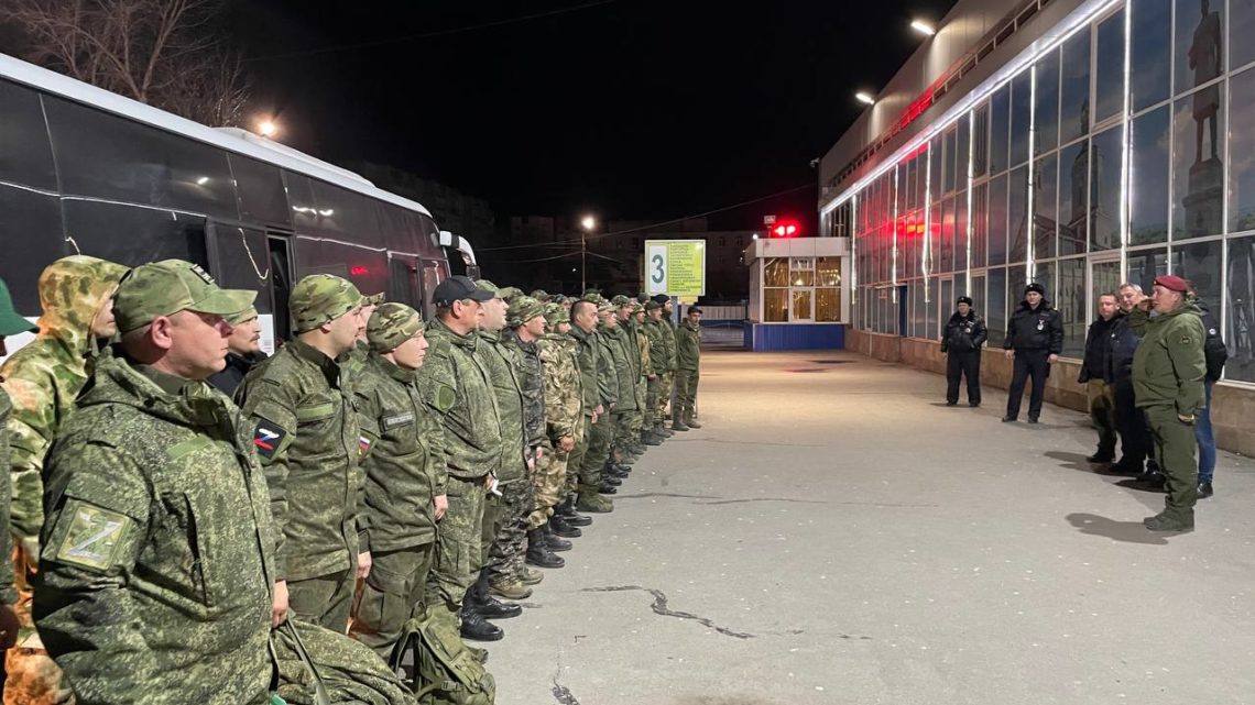 Депутаты Саратовской областной Думы встретили приехавших в отпуск бойцов СВО