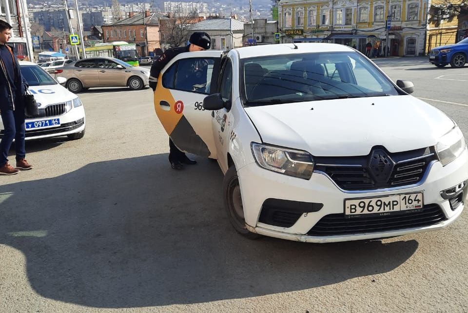 В Саратовской области продолжаются рейды по выявлению нарушений в сфере легкового такси