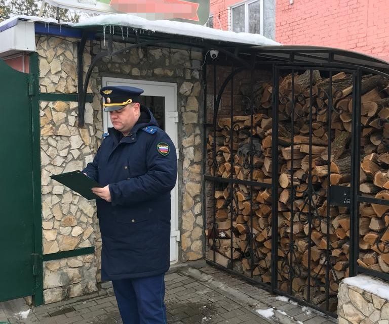 В Балаково трое детей госпитализированы с химическими ожогами глаз после посещения бани