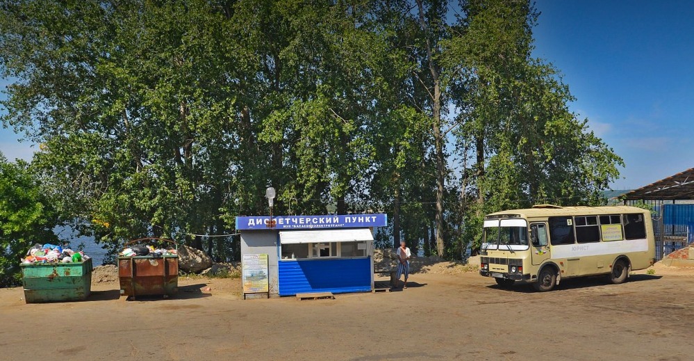 В Балаково несколько месяцев не работает диспетчерская для автобусов на старой пристани
