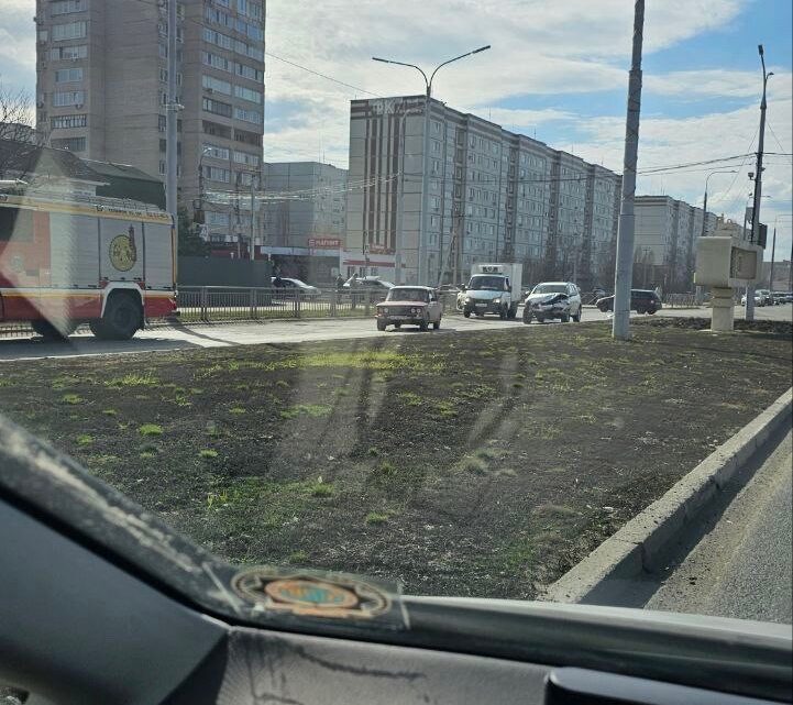 В Балаково произошло ДТП с пожарной машиной