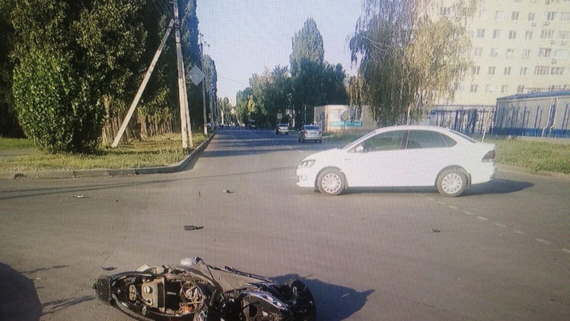 В Балаково на улице Шевченко сбили мужчину на мопеде