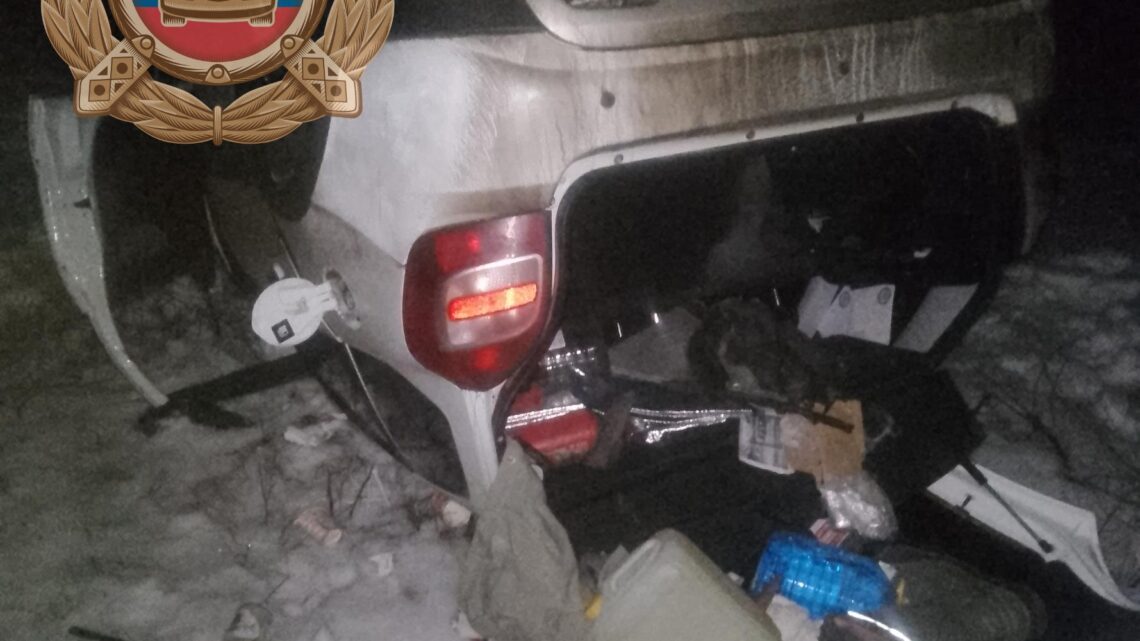 В Балаковском районе в опрокинувшемся автомобиле пострадала женщина