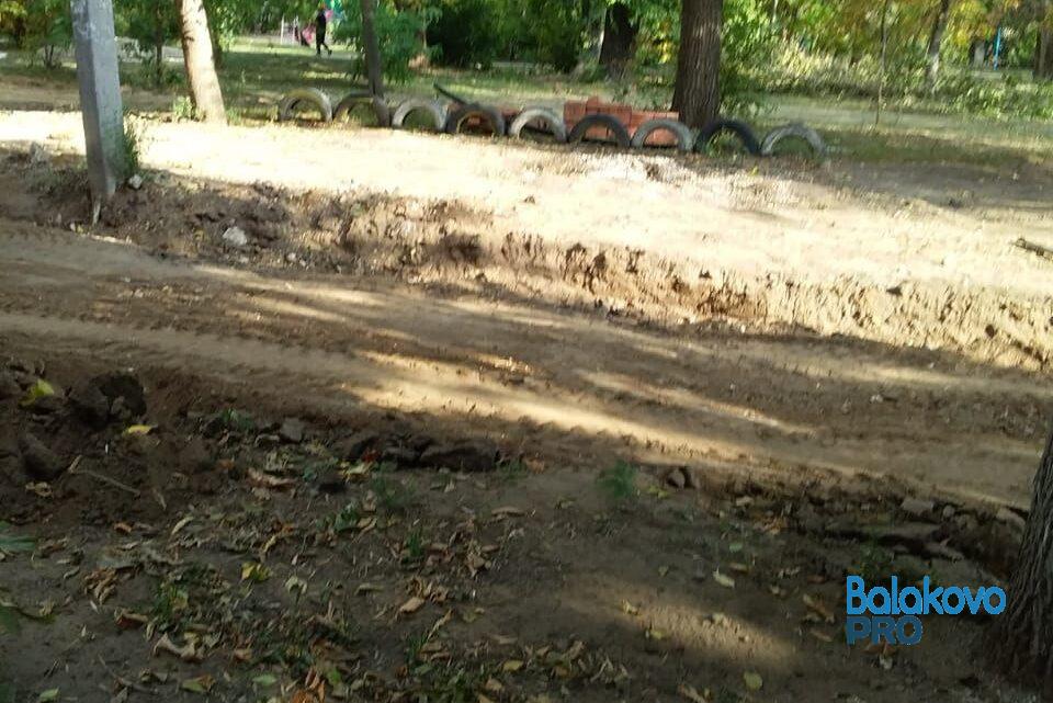 В Балаково из-за «Т Плюс» затянулся ремонт дворов на Менделеева 