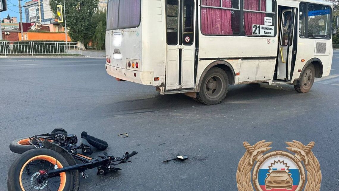 В Балаково автобус сбил велосипедиста