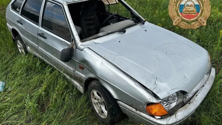 В Балаковском районе автомобиль опрокинулся рядом с Малой Быковкой