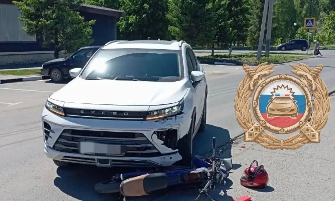 В Балаково на Набережной Леонова сбили мужчину на скутере