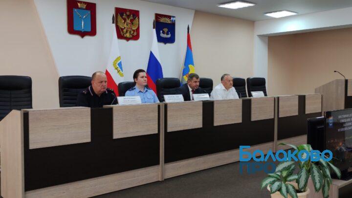 В Балаково жалуются на проблемы с мусором, горячей водой и гул от ТЭЦ-4