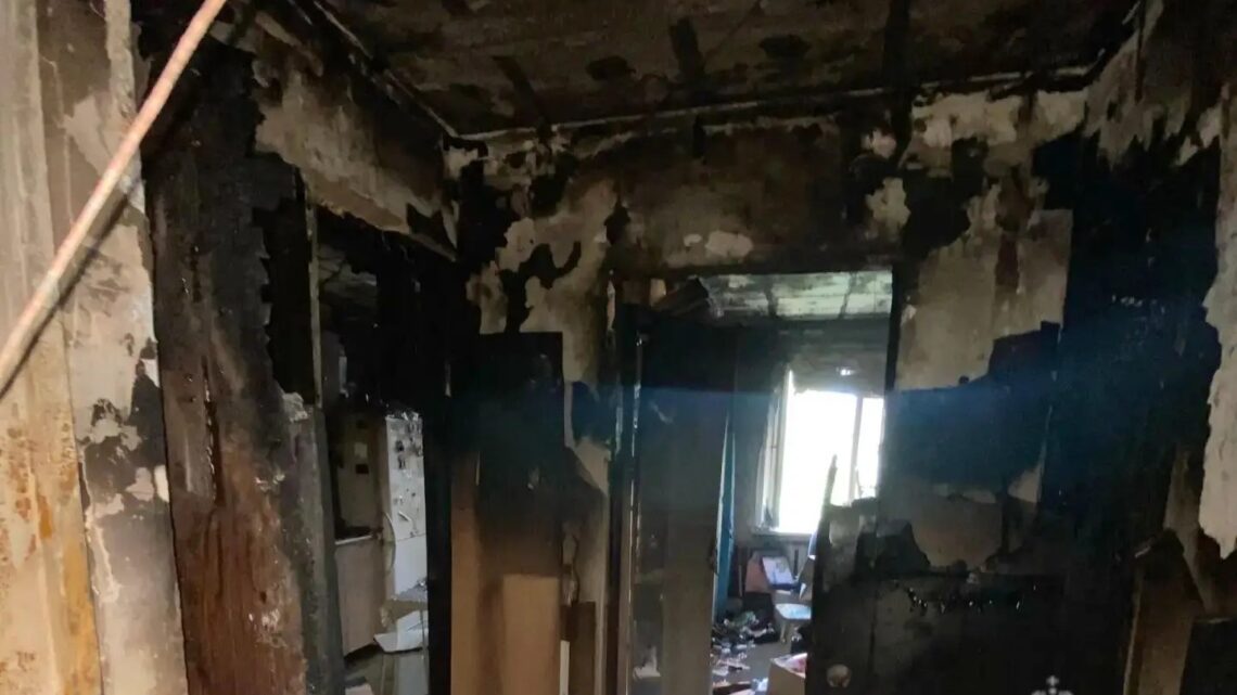 В Балаково на пожаре спасли 10 человек