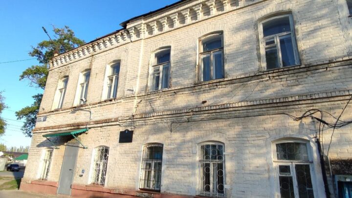 В Балаково прокуратура привлекла к ответственности лицо, не исполнявшее обязанности по сохранению исторического здания