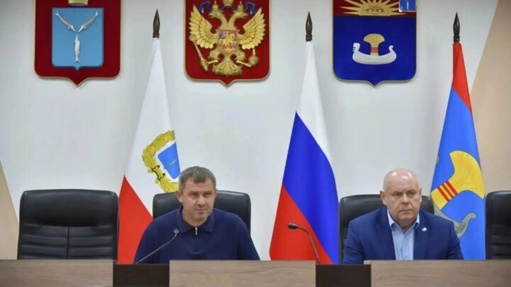 В администрации Балаковского района журналистам сообщили об отмене совещания при главе, а сами его провели